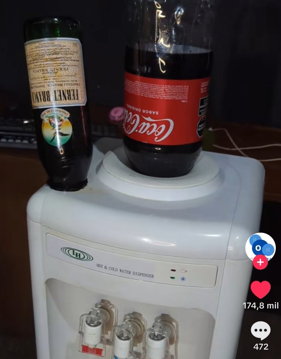 yukheiperonista's tweet image. los neos hace un par de años atrás: