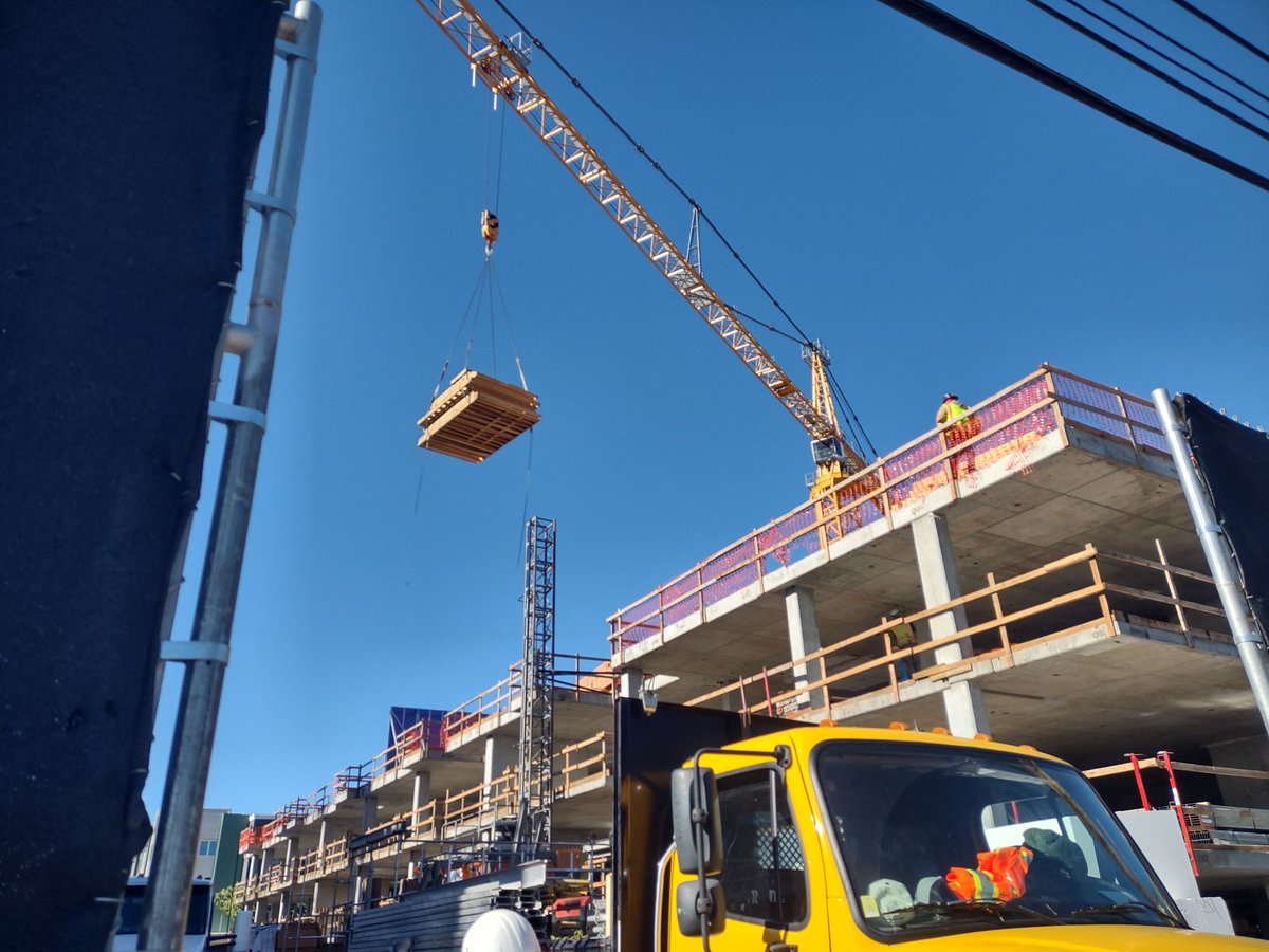 Jackal1353's tweet photo. At work. #SecurityGuardLife 📛🔦

Watching them build these luxury prisons.. oooh I mean homes.
Luxury homes 🤣😬 https://t.co/vZvwcTSzjj