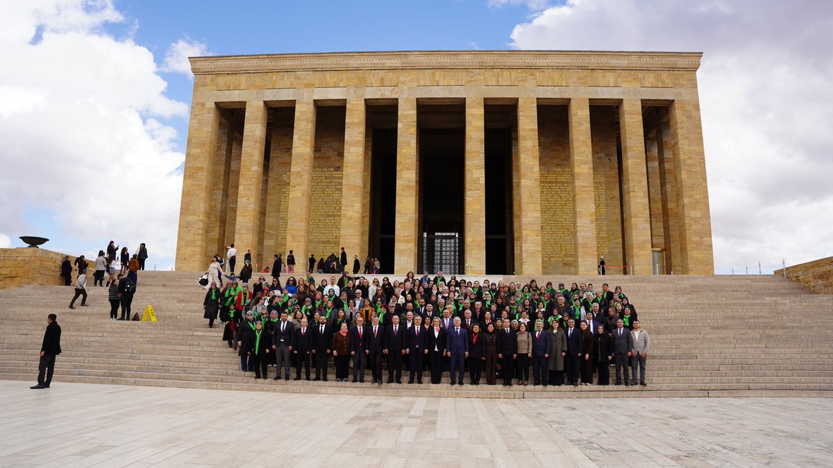 Cumhuriyetimizin kurucusu Gazi M.Kemal Atatürk'ü  saygı, minnet ve özlemle andık.

<a href="/herkesicinCHP/">CHP 🇹🇷</a>