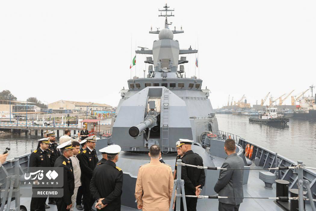 warsurv's tweet photo. ⚡️BREAKING 🇷🇺🇮🇷

Russia’s Defense Ministry has released footage showing the corvette Stoikiy docking at Bandar Abbas.

The arrival comes ahead of joint naval drills with Iran’s Islamic Revolutionary Guard Corps in the Gulf of Oman, highlighting growing military coordination between Moscow and Tehran.