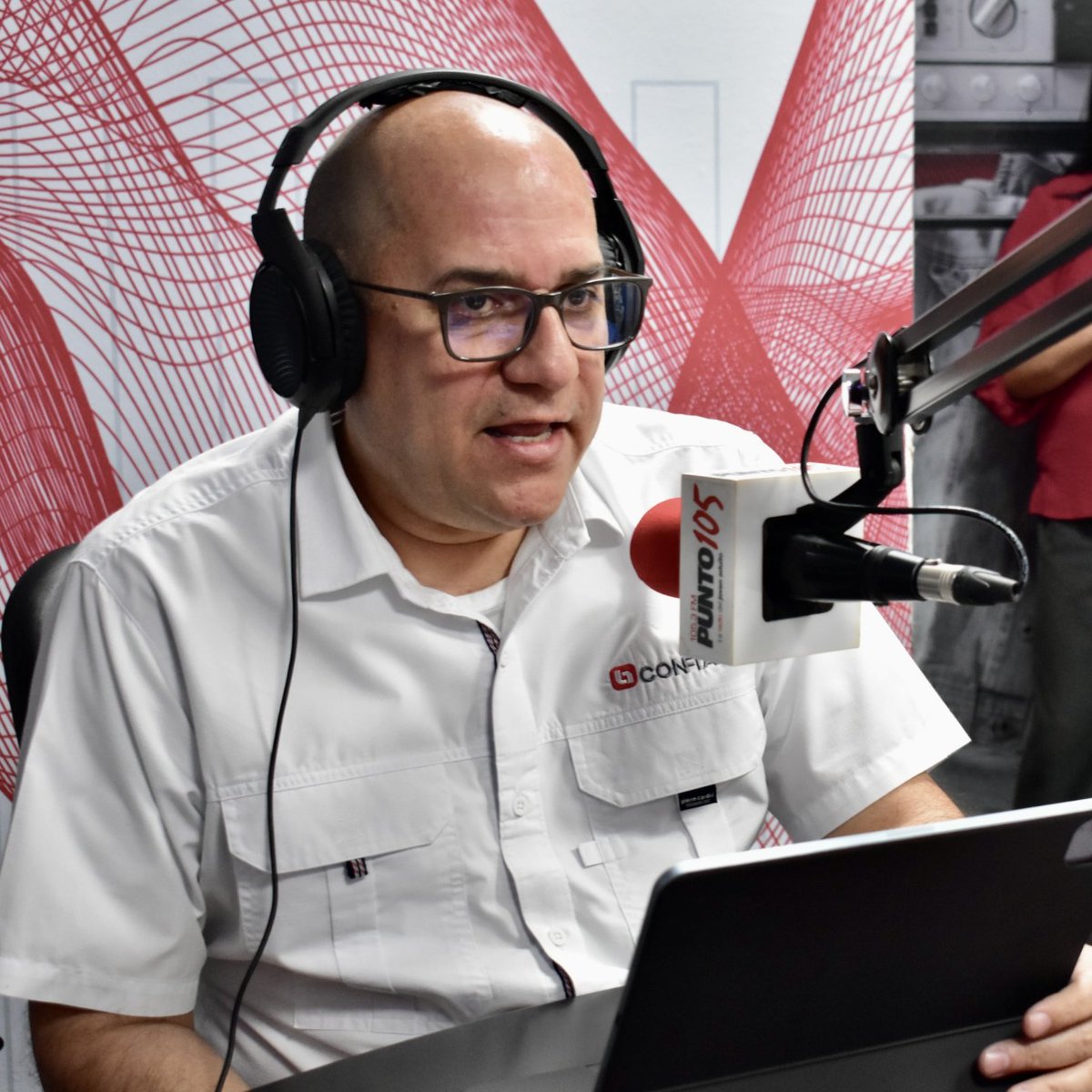 Diana Verónica y Tony tweet media