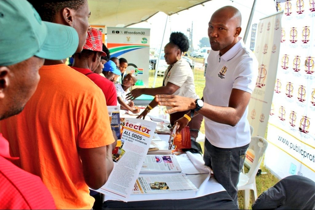 PublicProtector's tweet photo. Our outreach team continues to reach out to communities across the country thereby bringing our services to your doorstep.
#PublicProtectorServices #PublicProtectorAccessibility #PublicProtectorServingYou
#Accountability #Responsiveness https://t.co/KcDlWVlcrQ