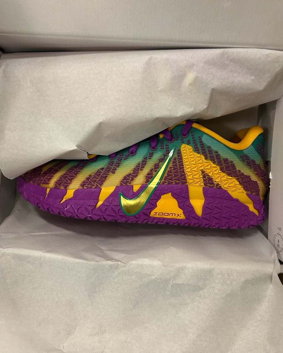 JustFreshKicks's tweet image. FIRST LOOK: New Nike Ja 3 "Mardi Gras" colorway 🎭😮‍💨 @JaMorant