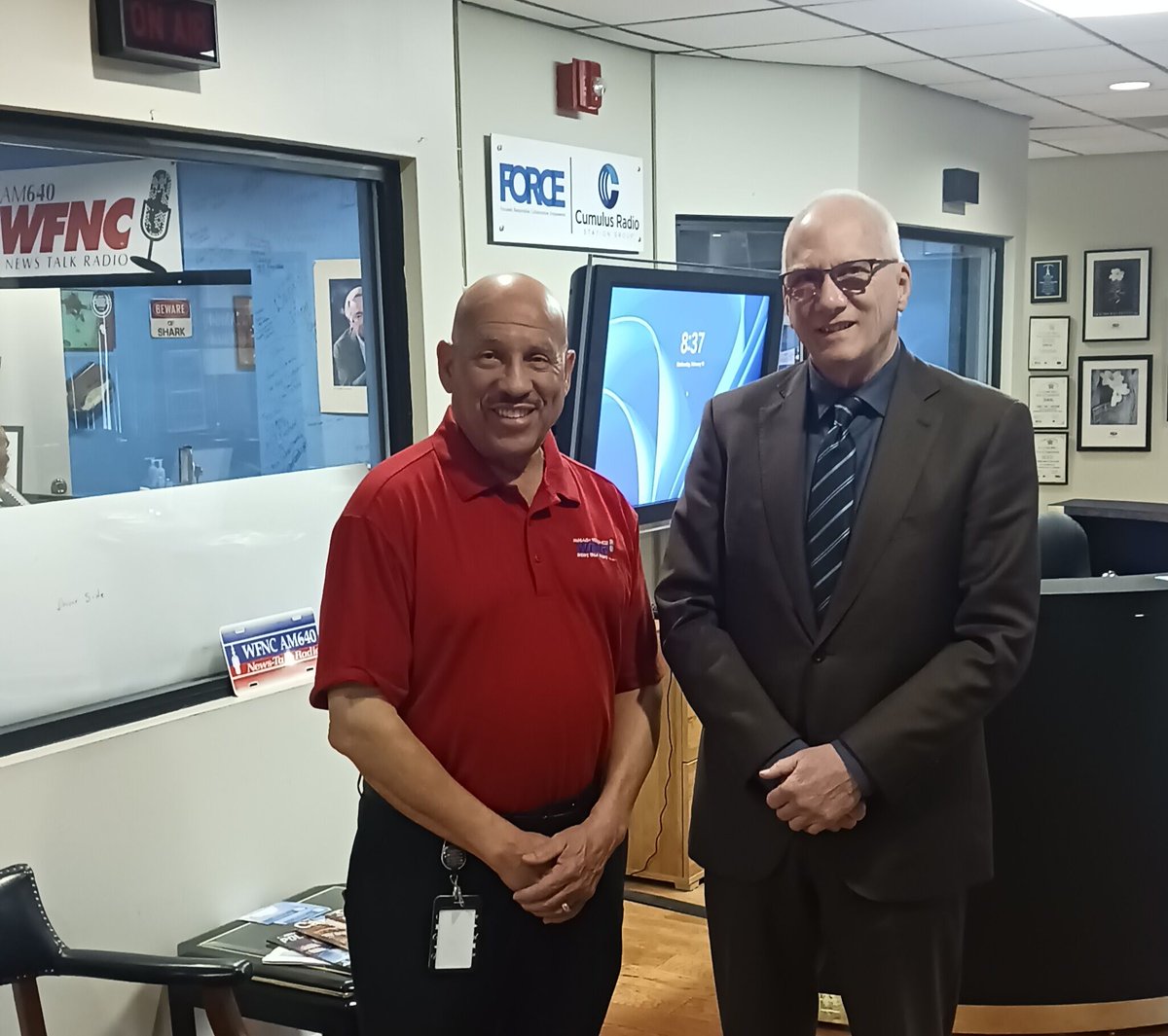 MethodistU's tweet image. 🦁🎙️ How does a university grow while keeping students at the center?

Dr. Stanley T. Wearden stopped by The Podcast Pepper to talk about #MU's continued growth, from new academic pathways and expanded online access to the impact of the upcoming #SchoolofMedicine. 📚🩺