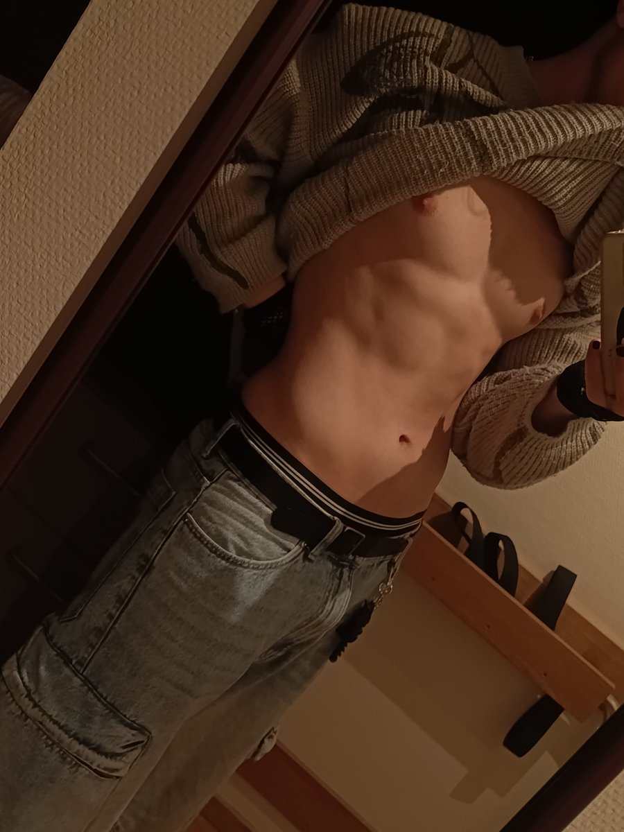 Mothmanshere tweet media