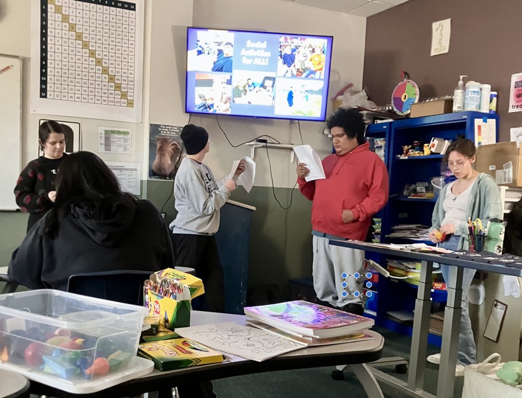 TreknorthS's tweet photo. Thank you to "Lead for Inclusion" for presenting and sharing time with us. TrekNorth students enjoyed reading the book "When Stars are Scattered" in a Composition and Lit Skills class.  This discussion was an enriching, inclusive and fun way to explore the topics of the novel. https://t.co/jB0FRAxPR0