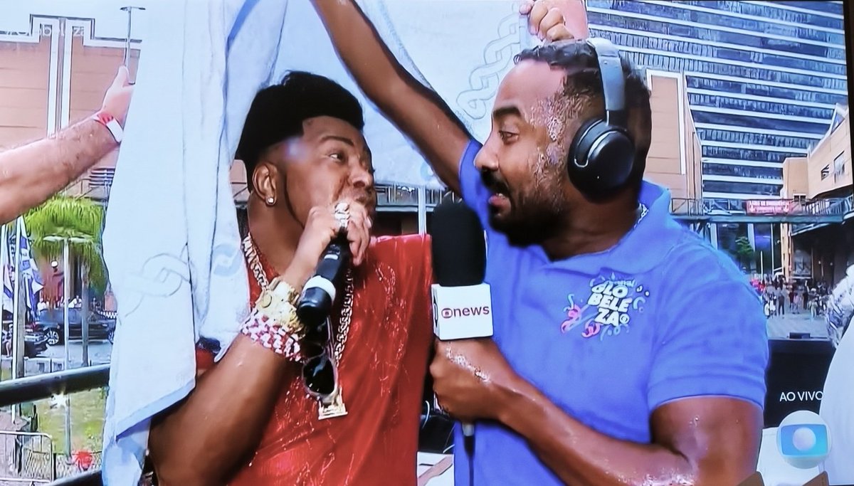 PROTEGENDO O TOPETE DO WANDER PIRES, PATRIMÔNIO CULTURAL DO BRASIL 🤣🤣🤣🤣🤣