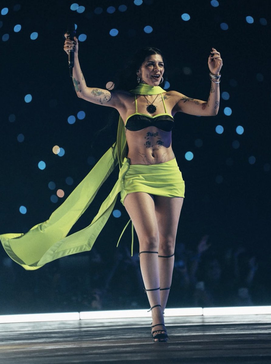 lo HERMOSA que estaba cazzu el sábado, increíble 10/10