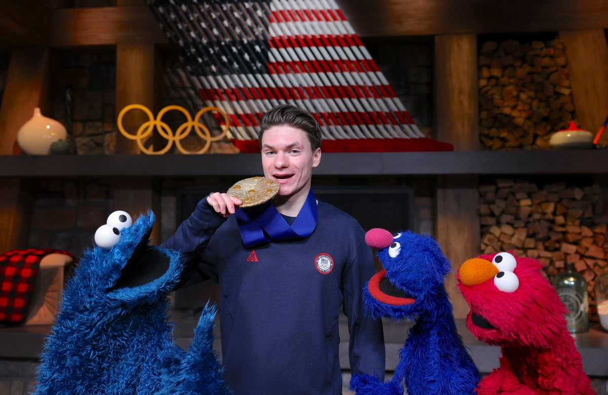 Cookie Monster tweet media