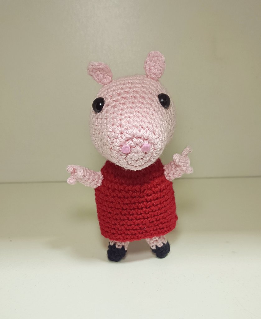 ffofuchan's tweet photo. ¡Amigurumi de Peppa Pig! 🐷♥️

#handmade #amigurumi #hechoamano #handmadewithlove #japanweekend #freakwarsmadrid #saloncomicvalencia #madridotaku #toledomatsuri #crochet #artist #studioghibli #disney #totoro #starwars #peppapig #peppa #pig #mamacerda #papacerdo #peppapigfamily https://t.co/2R8tCMsyH3