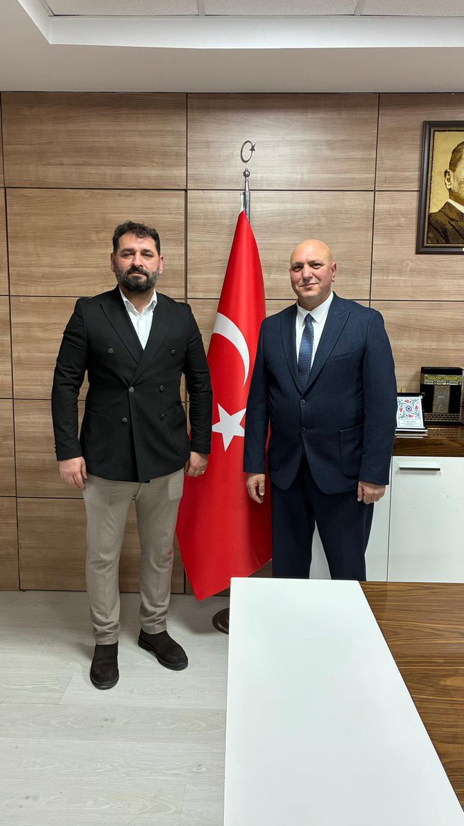 Başakşehir İlçe Millî Eğitim Müdürümüz Sayın Ahmet Coşkun’u makamında ziyaret ettim.

Nazik kabulleri ve misafirperverlikleri için kendilerine teşekkür ederim.

#İstanbulMem #başakşehilrmem