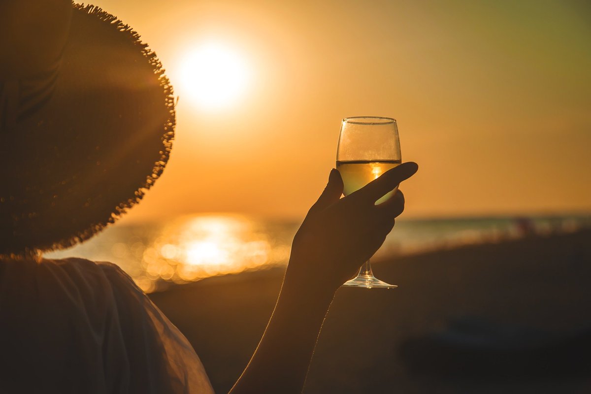 Beach breeze + your favorite pour = perfection. ☀️🍷
Celebrate #NationalDrinkWineDay by sipping your favorite pour and soaking in those dreamy sunset views. Golden skies, ocean breeze, and a little cheers to the moment. 

Some days are just meant to be savored. ✨
