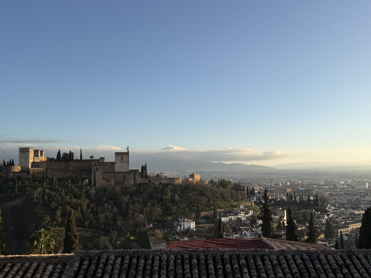 Ben & Vicky tweet media