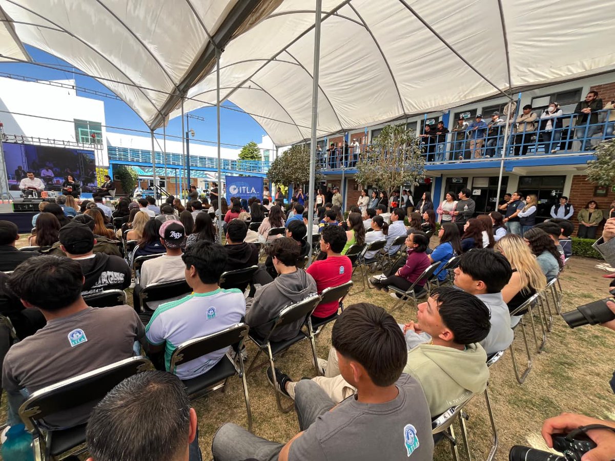UniversalHgo's tweet photo. El coordinador de #MovimientoCiudadano, Jorge Álvarez Máynez, presenta su libro  al #MéxicoNuevo a estudiantes del Instituto Tecnológico Latinoamericano. 

Fotos: Ricardo Calleja https://t.co/Vz8teKRNic