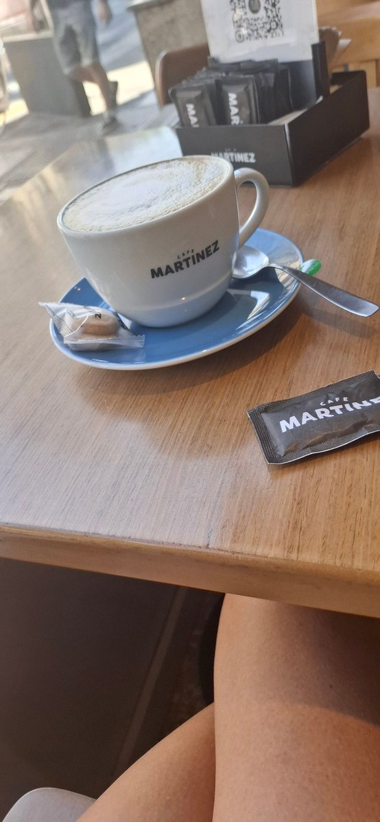 ✨️

Alta médica.
La pausa terminó.
Brindo con café por lo que se cierra y por la normalidad que extrañaba.
Vuelvo a mí.
☕️🙌🪄