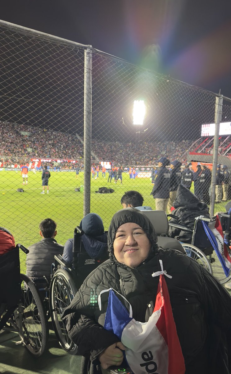 pachivb's tweet photo. Estuve presente cuando la ALBIRROJA clasificó 🥹 También estuve presente cuando #NadieDiceNada vino a Paraguay por primera vez 🫶🇵🇾 y me encantaría estar presente en el mundial 2026 🇵🇾 estoy más que lista!! 😉#LUZUCOMUNIDADPARAGUAY
#ELBANCODELOSCAMPEONESDELMUNDO https://t.co/KajL2hVGXR