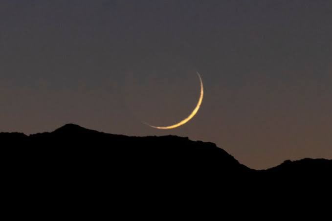 AhmedbinHashil's tweet photo. الحمد للّٰه الذي بلّغنا وإياكم رمضان، نسأل الله ان يبارك لنا في أوقاتنا وأعمالنا وسعينا في هذا الشهر الفضيل، و أن يعيننا الله على حسن العبادات وقبولها ، وخير الدعوات وإجابتها ، لكم ولكل من تحبون. وكل عام وأنتم بخير. https://t.co/8fi4pVjNtI