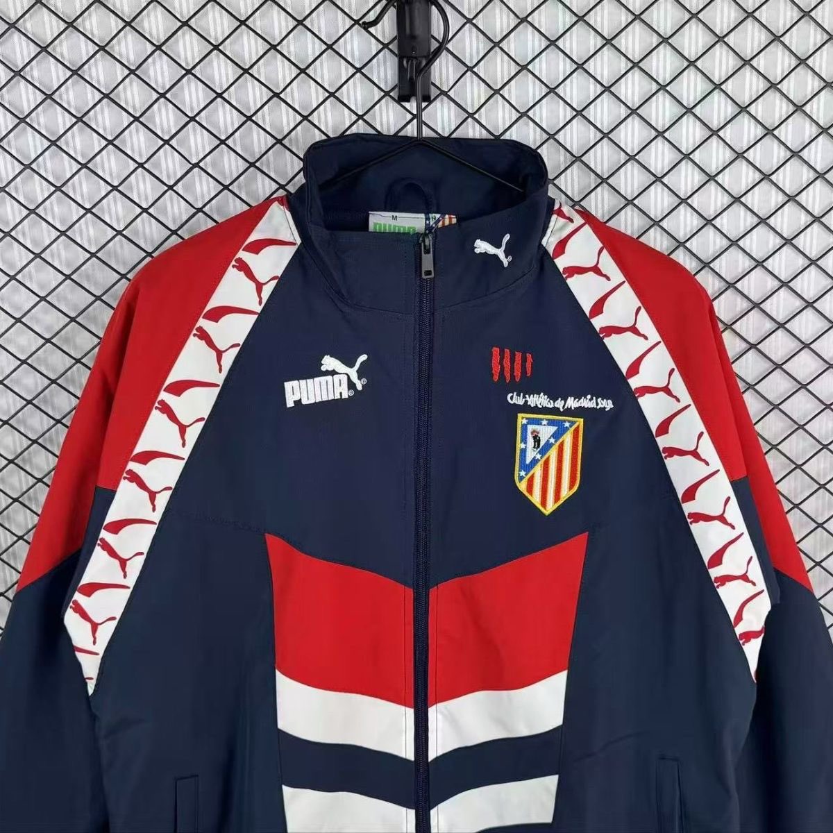 SORTEO FUTHOOPS

Sorteo chaqueta Atlético de Madrid vintage PUMA

Requisitos:

- Seguir a @goldegodin_ y a @futhoops
- RT este tweet

El doble de opciones si mencionas a un amigo

Ganador el domingo ☘️