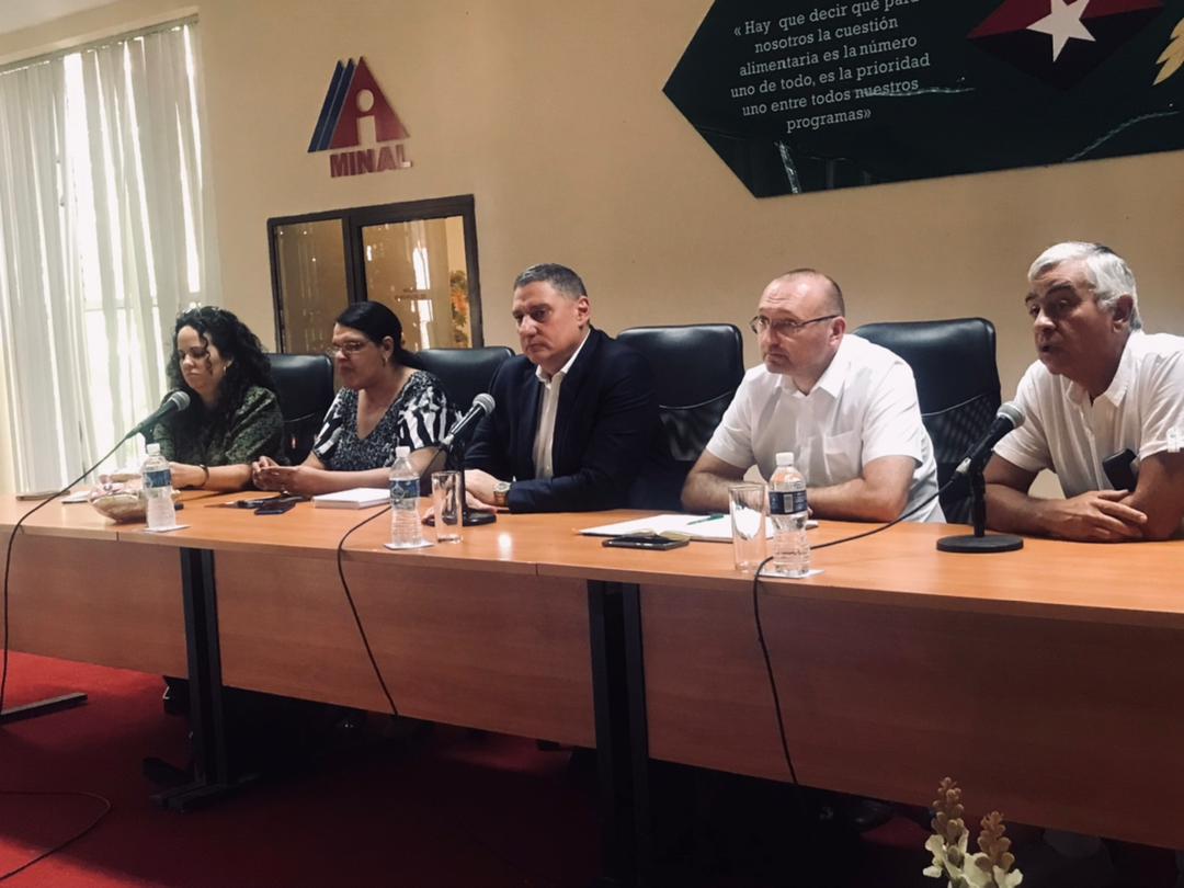 proxcorSA's tweet image. Esta mañana se sostuvo encuentro entre FGNE , Presidenta del Instituto de Formas de Gestión no Estatal , Socios y Directivos de #Proxcor S.A , con el objetivo de crear alianzas estratégicas  en este 2026 🤝✍️.
#Proxcor 
#el_arte_de_los_dulces 
#proxcorcrece 
#toco