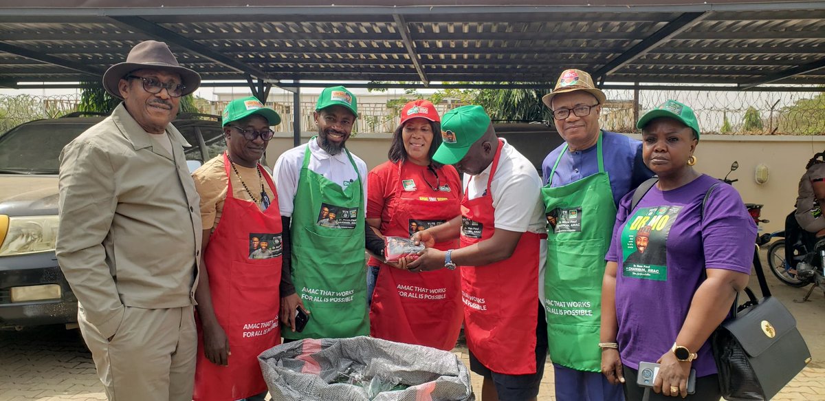 kiki_valerie's tweet photo. *Dr Mo × Obi in AMAC Market, Lugbe* 🇳🇬
Aprons shared to traders, Conversations held, Support consolidated.
The movement is with the people. The people are with ADC.
#AMACDecides #VoteADC #DrMo #Obi #ADCMovement https://t.co/CxmRat6wa3