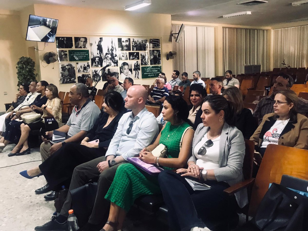 proxcorSA's tweet image. Esta mañana se sostuvo encuentro entre FGNE , Presidenta del Instituto de Formas de Gestión no Estatal , Socios y Directivos de #Proxcor S.A , con el objetivo de crear alianzas estratégicas  en este 2026 🤝✍️.
#Proxcor 
#el_arte_de_los_dulces 
#proxcorcrece 
#toco