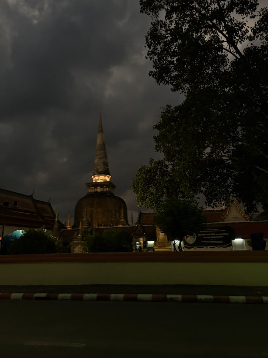 องุ่น น tweet media