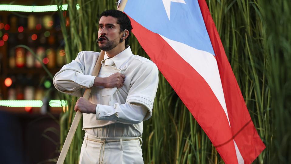 Benito “Bad Bunny” Martínez Ocasio will lead a film on Puerto Rico’s colonial history directed and co-written by rapper Residente, announced weeks after he celebrated his heritage at the Super Bowl halftime show.
go.forbes.com/ca2COS