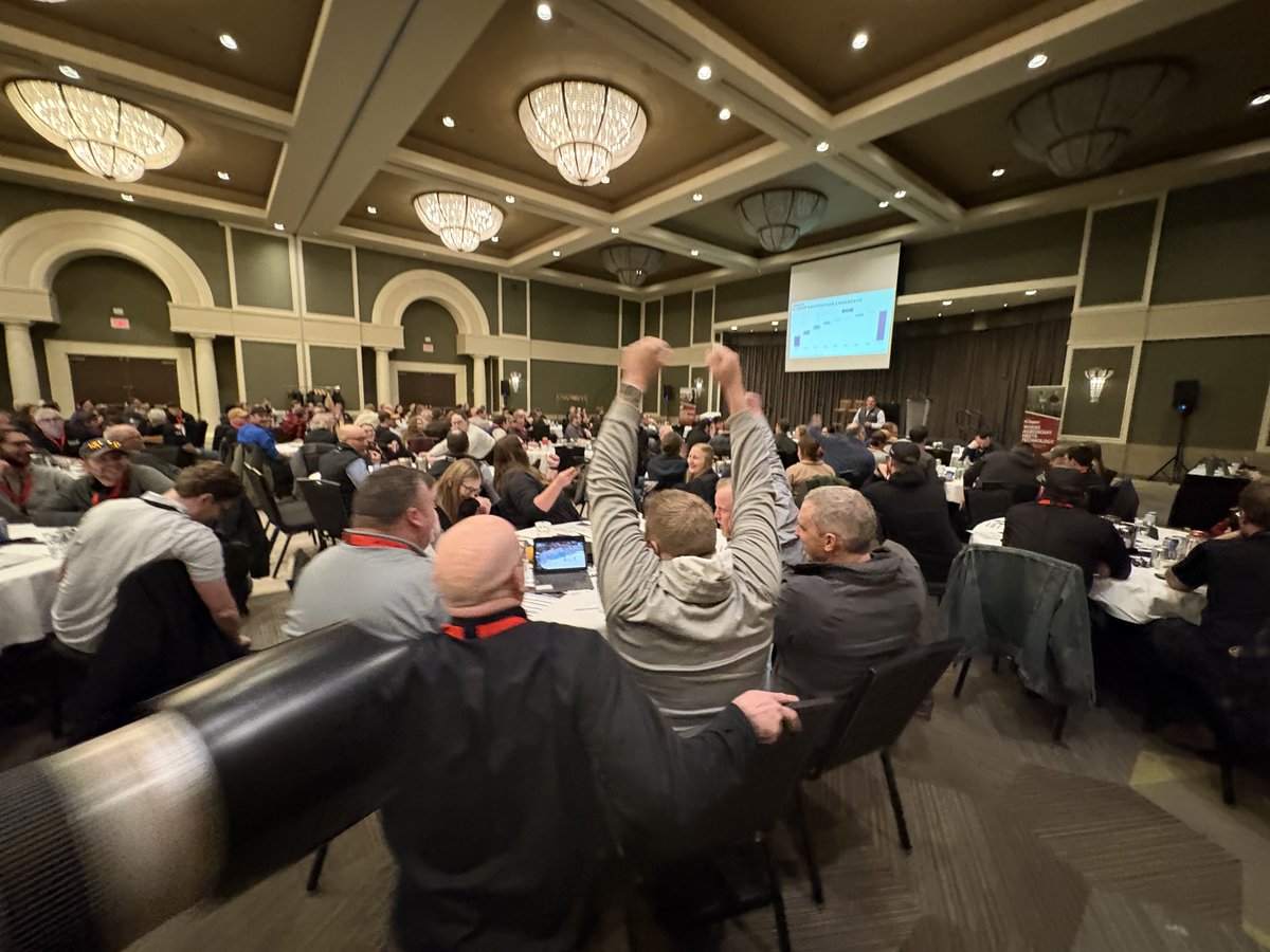 Central_ON_FS's tweet photo. GROWMARK’s Jeff Bunting is educating FS Agronomy Conference attendees on the post patent landscape (with a small distraction from the Olympics hockey game 🍁). #FSAgronomy #ontag #TeamCanada https://t.co/ZoQQZV36de