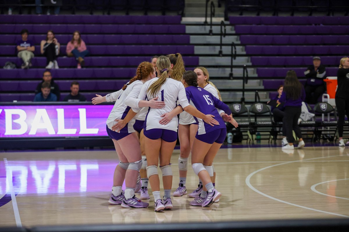 Holy Cross Volleyball tweet media