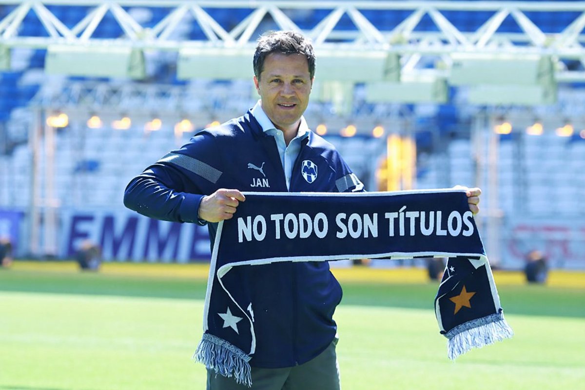 <a href="/Sisoyelbarbon/">Barbas</a> Yo digo que lo renueven por otros 10 años mas para terminar de consolidar su proyecto de Marketing FC