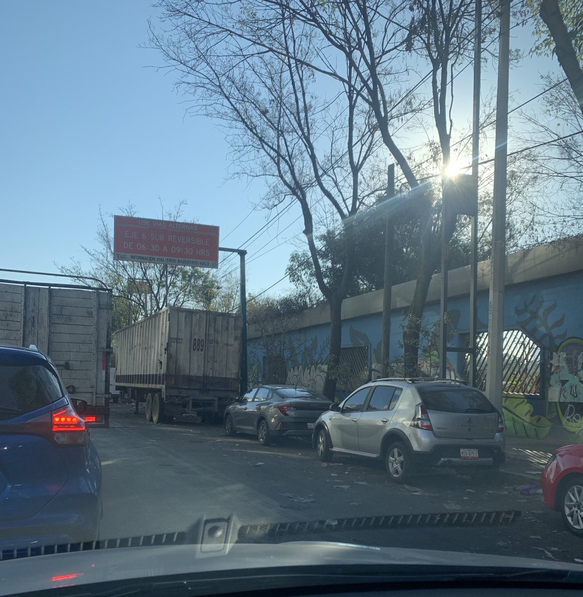 ⁦<a href="/Claudiashein/">Claudia Sheinbaum Pardo</a>⁩ ⁦<a href="/ClaraBrugadaM/">Clara Brugada Molina</a>⁩ ⁦<a href="/GobCDMX/">Gobierno de la Ciudad de México</a>⁩ ⁦<a href="/SSC_CDMX/">SSC CDMX</a>⁩ ⁦<a href="/OVIALCDMX/">OVIAL_SSCCDMX</a>⁩ ⁦<a href="/AlcaldiaAO/">Alcaldía Álvaro Obregón</a>⁩ la avenida prolongación San Antonio está convertida r un estacionamiento de trailers decreta empresa y de basureros. Urge quitarlos obstruyen circulación