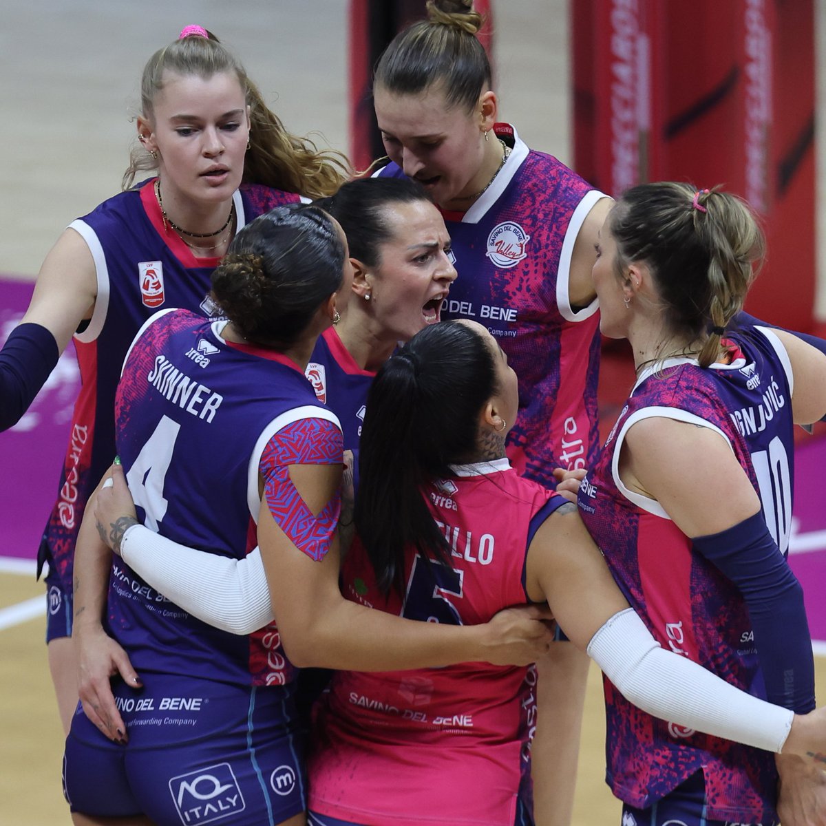 🔵 Scandicci, Novara karşısında üçüncü seti 25-22 kazandı

📌 Novara setlerde 2-1 önde