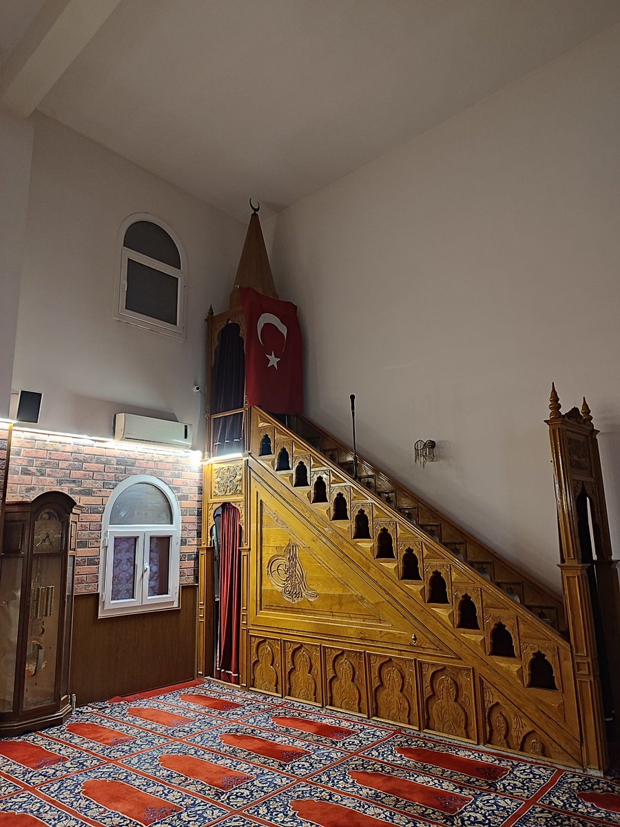 terapi2505's tweet image. İlk teravihimizi kıldık elhamdülillah, Allah cümlemizinkini kabul etsin 🌷