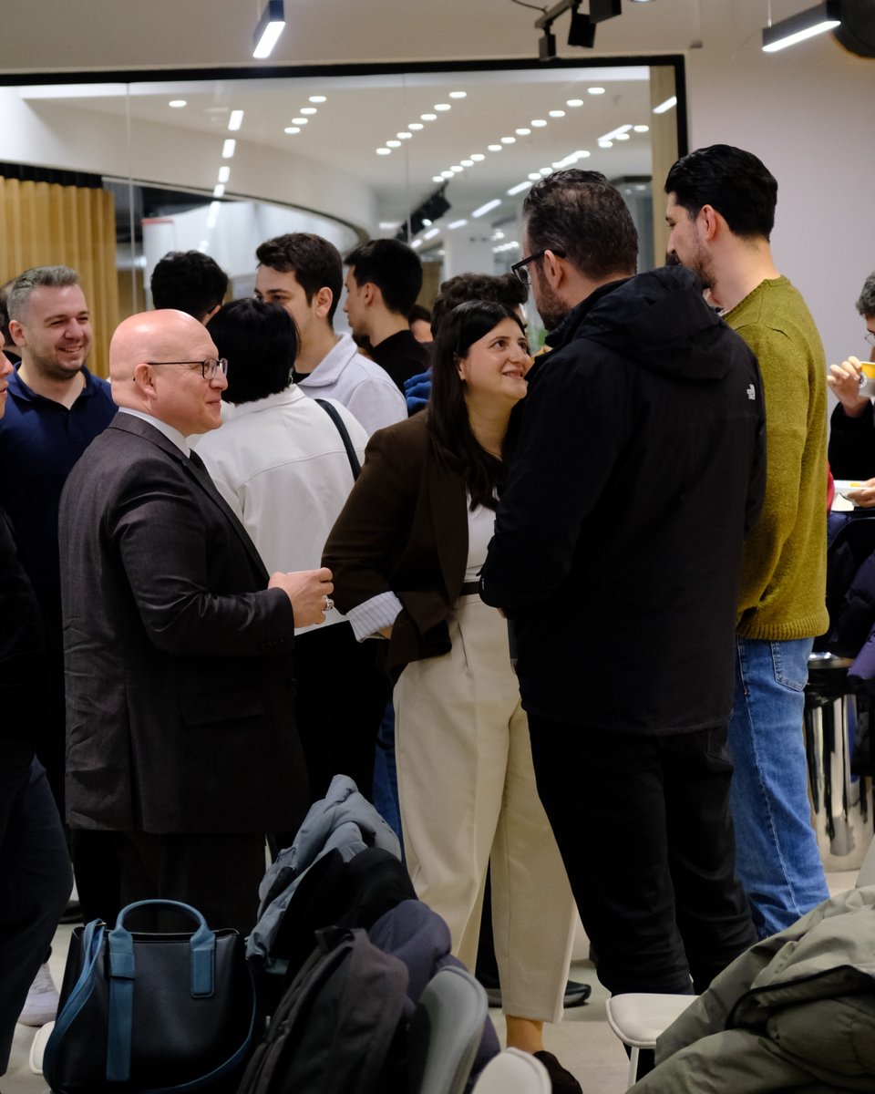 garajxco's tweet photo. Xperience Day Garaj X TEKMER’de gerçekleşti.

Erken aşama girişimlerde yatırım karar süreçlerini; Başak Özcan moderatörlüğünde; Başak Zorlutuna Bükümcü (e2vc) , Irem Gurses Bilaloglu (Türkiye Kalkınma Fonu) ve Selin Afşaroğlu Derinöz'ün (Teknoloji Yatirim A.S.) https://t.co/VpJmzhnrOf