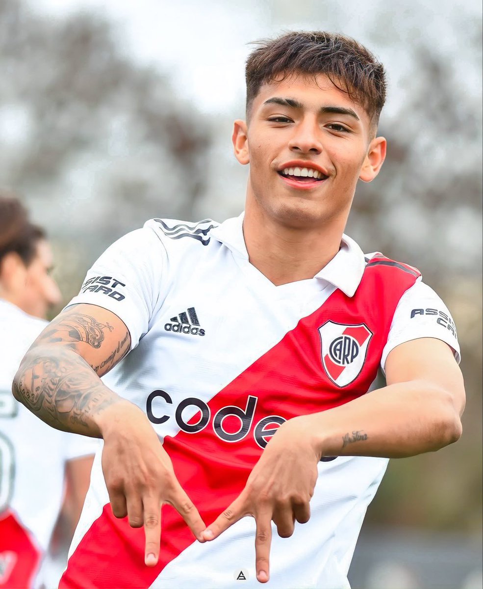 LingottE22's tweet photo. "Ruberto es un JUGADOR FRÍO, lo estoy describiendo, este momento de River tiene que combatirlo de otra manera".

🎙️Comentó Mariano Closs en ESPN F12

ℹ️ @MedioRiver https://t.co/lTihwn2dyz