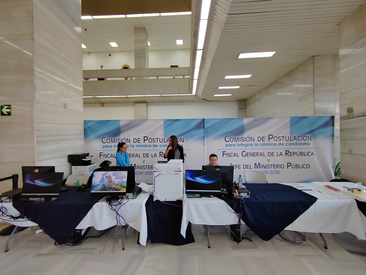 #EnElPaísDCA | En el tercer día de recepción de expedientes, la Comisión de Postulación para integrar la nómina de seis candidatos a fiscal general de la República y jefe del Ministerio Público, 2026-2030, solo ha recibido la postulación de una persona. 

La Comisión recibirá