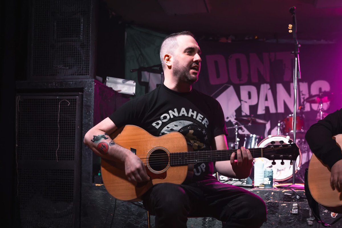 Don't Panic tweet media