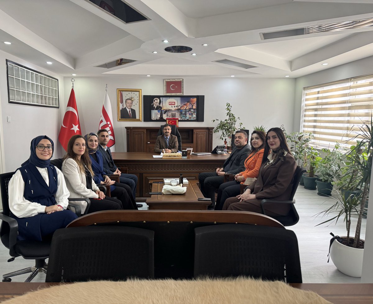 📍 Diyarbakır
Türkiye Yeşilay Bölge Başkanı Sn. Muhammed Ay, Türkiye Yeşilay Diyarbakır Şube Başkanı İhsan Aslan ve yönetimi kurumumuza hayırlı olsun  ziyaretinde bulundular. 

Dijital bağımlılık ve medya okuryazarlığı alanındaki güncel çalışmalar ve kurumlar arası iş birliği