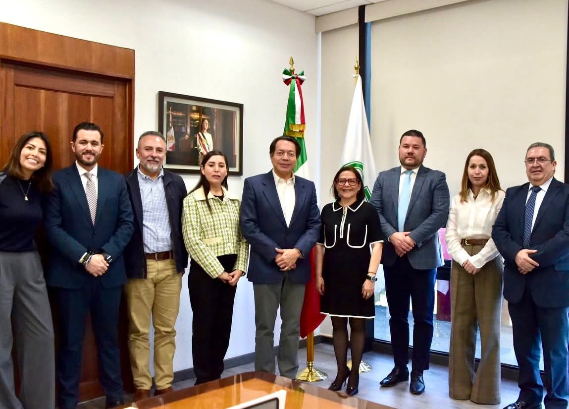 Tuvimos una reunión de trabajo con la <a href="/CFEmx/">CFEmx</a>, para ver los avances en la conectividad a internet de Telesecundarias y Telebachilleratos.

Vamos a lograr que más escuelas en situación de marginación puedan tener acceso a la electricidad. ✨️