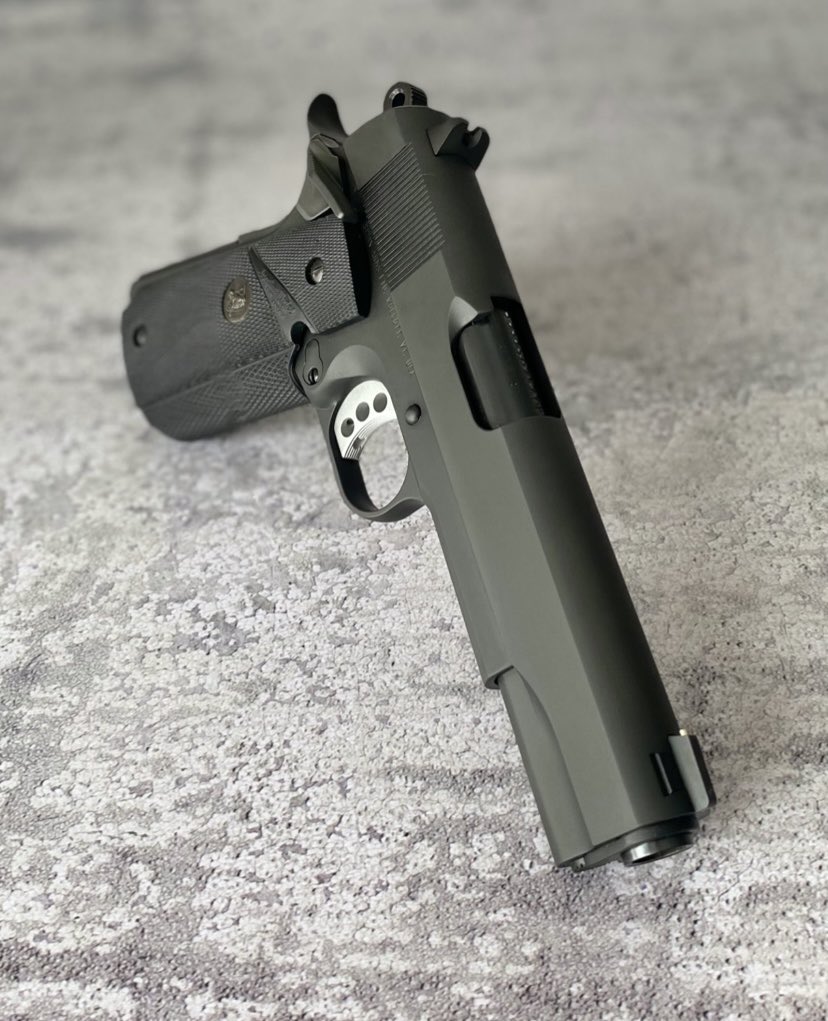 ValorPrecision's tweet photo. VP MEUSOC v2 
New Build/Enhanced 

New Build on a Caspian Arms frame/slide with a BarSto Precision NM barrel 45ACP. This MEUSOC features factory reproduction parts/controls, enhanced/HD internals, and match grade FCG all hand fitted and precisely tuned to a tactical match setup. https://t.co/bM69Cg4gde
