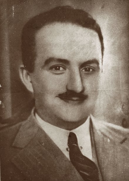 iokanozkan's tweet photo. MAHMUT ESAT BOZKURT
TÜRK DEVRİMİ'DİR,
CUMHURİYET'TİR,
ATATÜRK'TÜR!

MAHMUT ESAT BOZKURT'A SANSÜR İŞLEMEZ!

Türk Devrimi'nin yılmaz neferi, Türkiye Cumhuriyeti Devleti'nin ilk Adalet Bakanlarından, Millî Mücadeleci Mahmut Esat Bozkurt'u sansürleyen İstanbul Barosu Yönetimi ancak Türkiye düşmanlarını sevindirir.

İstanbul Barosu Yönetimi, Cumhuriyet Araştırmaları Merkezi'nin Türk Medeni Kanununun 100. yıl dönümünü kutlamak amacıyla yazdığı metni, "Mahmut Esat Bozkurt" ismi çıkarıldıktan sonra yayınlamayı kabul edeceğini söylemiştir.

Atatürk Devriminin savunucusu Cumhuriyet Araştırmaları Merkezi, Mahmut Esat Bozkurt ismini yazmadan Türk Medeni Kanunu kutlanamayacağını söylemiş, tepki göstermiş ve yazının sansürlenerek yayınlanmasını kabul etmemiştir.

Bölücülüğü meşrulaştıran ve Anayasanın ilk 4 maddesini tartışmaya açan İbrahim Kaboğlu başkanlığındaki İstanbul Barosu Yönetimi, Atatürk'e, Cumhuriyet'e ve Türk Devrimine de düşman olduğunu göstermiştir.

Demokrat, özgürlükçü, çoğulcu geçinen İstanbul Barosu Yönetimi, bu adımıyla birlikte sansürcü, baskıcı, faşist zihniyetini gözler önüne sermiştir.

Türkiye'nin vatansever ve millî avukatları vardır ve görev başındadır. İstanbul Barosu Yönetimine boyun eğmeyen Cumhuriyet Araştırmaları Merkezi'ni ve Millî Avukat Hareketi'ni tebrik ederiz.

Mahmut Esat Bozkurt'a sansür işlemez!

@istbarosucumer
@milli_avukat