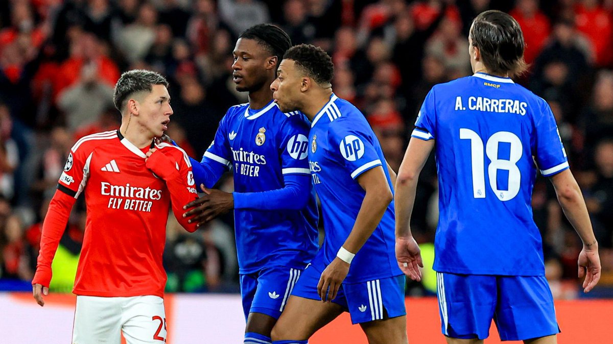 PabloFMarino's tweet image. Empiezan a aparecer videos donde se ven claramente los INSULTOS de Vinicius y Mbappe a Prestianni...previo al supuesto insulto racista del jugador del Benfica hacia el Del Real Madrid.