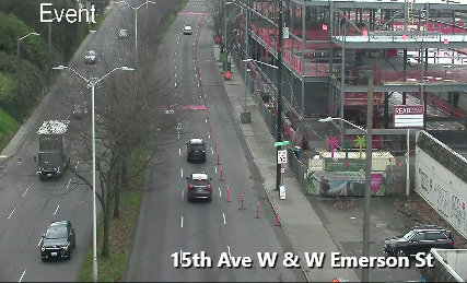 15th Ave W 位于 W Ruffner St 和 W Bertona St