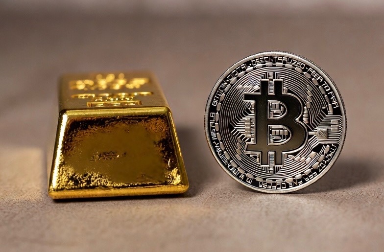 EngineerOnAuto's tweet image. You have one choice.

$100,000 in Bitcoin or $100,000 in gold. 

Which would you pick and why?