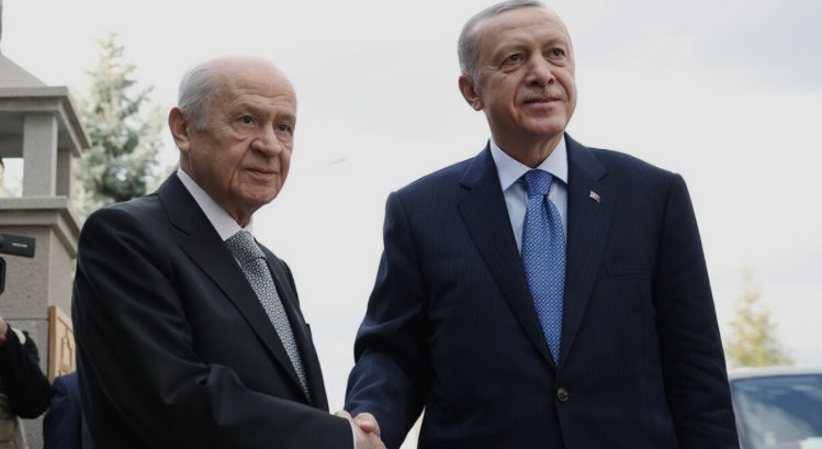 Sayın Cumhurbaşkanım,<a href="/RTErdogan/">Recep Tayyip Erdoğan</a>

2024 KPSS ile yapılan 15 bin öğretmen ataması ne yazık ki yetersiz kaldı, hayaller yarım kaldı. Milliyetçi Hareket Partisi Genel Başkanı, Kıymetli Büyüğümüz Sayın <a href="/dbdevletbahceli/">Devlet Bahçeli</a>’nin 2024 KPSS ile ek atama bekleyen öğretmenler için sarf ettiği