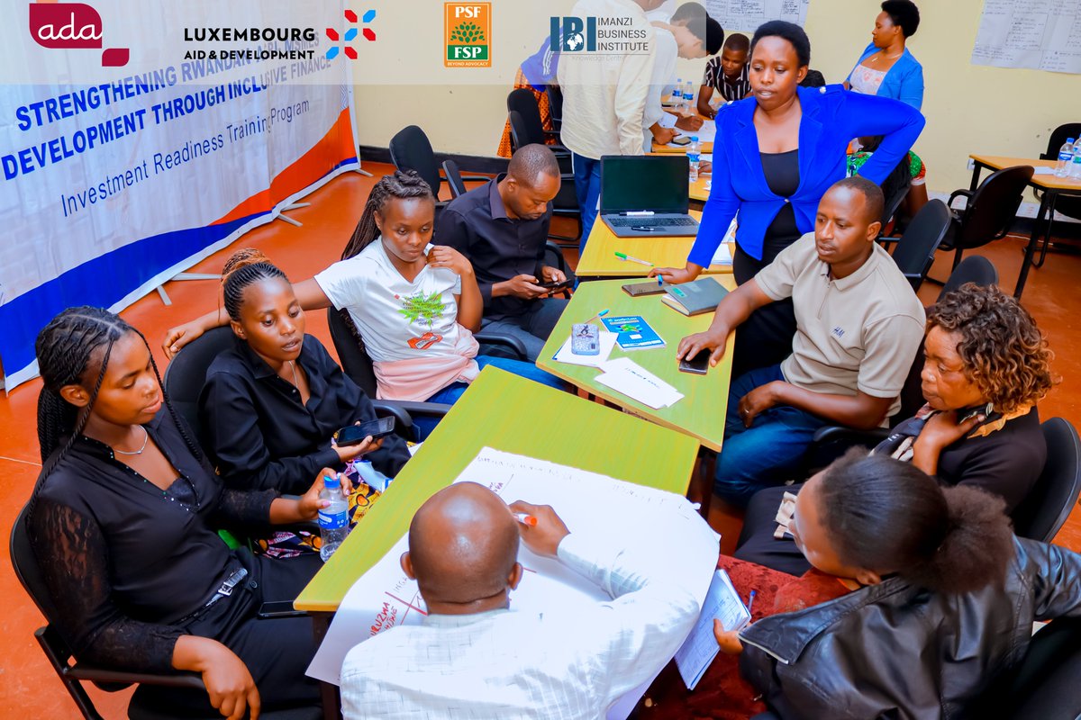 BusinessImanzi's tweet image. Day 3️⃣ wraps up successfully 🌱📈

From #debates, innovation sessions to #incredible knowledge sharing 🚀📊, grateful for active participation of all entrepreneurs and commitment to become, investment-ready Agri-MSMEs.

#AgriMSMEs #InclusiveFinance