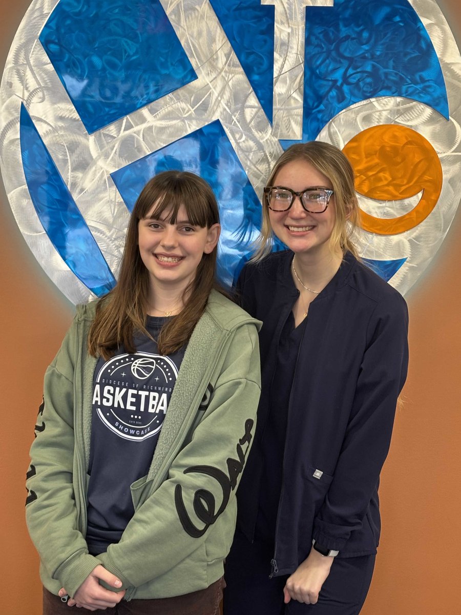 holbertbraces's tweet image. Amy’s braces are off, and her smile is officially shining! 🎉

Congratulations, Amy, on this exciting milestone. We loved being part of your smile journey. 🧡💙

#HolbertFamilyOrthodontics #SmileTransformation