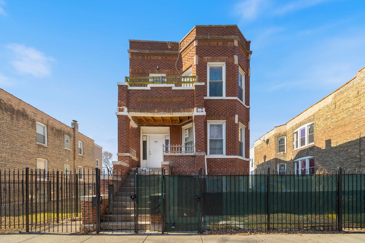 dhengelmann's tweet photo. 3 Bedroom Apartment, Available Now! #kalerealty #chicagorealestate #chicagorentals #chicagoforrent #chicagohomes #chicagorealtor #chicagorealestateagent #chicago #RentalAgent #Leasing #chicagoleasing #homesforrent #forrent #home #rentals #rentalsearch https://t.co/1myJZyG7kS