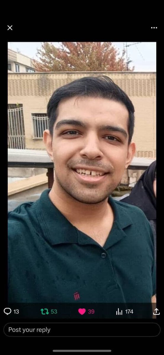 #نریمان_سراج در تاریخ ۱۷دی در محله #تهرانسر بازداشت شد.او پس از بازداشت یک هفته در بی خبری کامل به سر برد و هیچ تماسی با خانواده نداشت،سپس بعد۷روز تنها یک تماس کوتاه با خواهرش برقرار کرد و توانست اطلاع بدهد که زنده است.
وضعیت جسمی او اکنون اصلا مناسب نیست و تحت شکنجه و اصابت