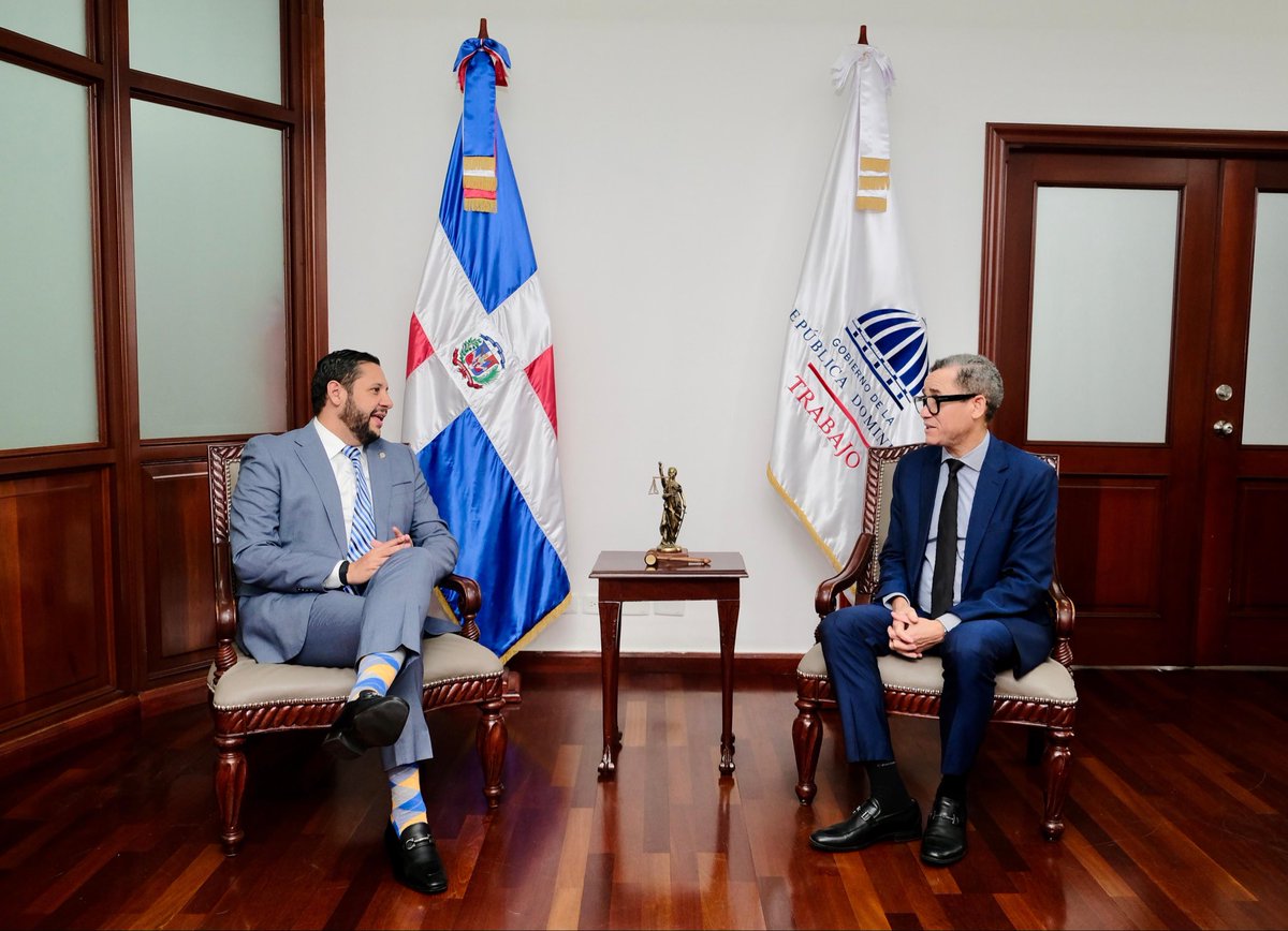 En un encuentro para intercambiar recomendaciones en vía del fortalecimiento del Proyecto Ley Nacional de Becas para el Desarrollo Productivo y Laboral, el ministro de Trabajo, <a href="/EddyOlivares14/">Eddy Olivares</a>, recibió la visita del diputado José Manuel Caraballo Gómez.

#MinisterioDeTrabajo